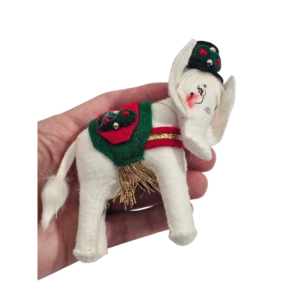 Annalee 2008 Christmas Elephant Ornament White Felt Top Hat Circus Holiday 4in